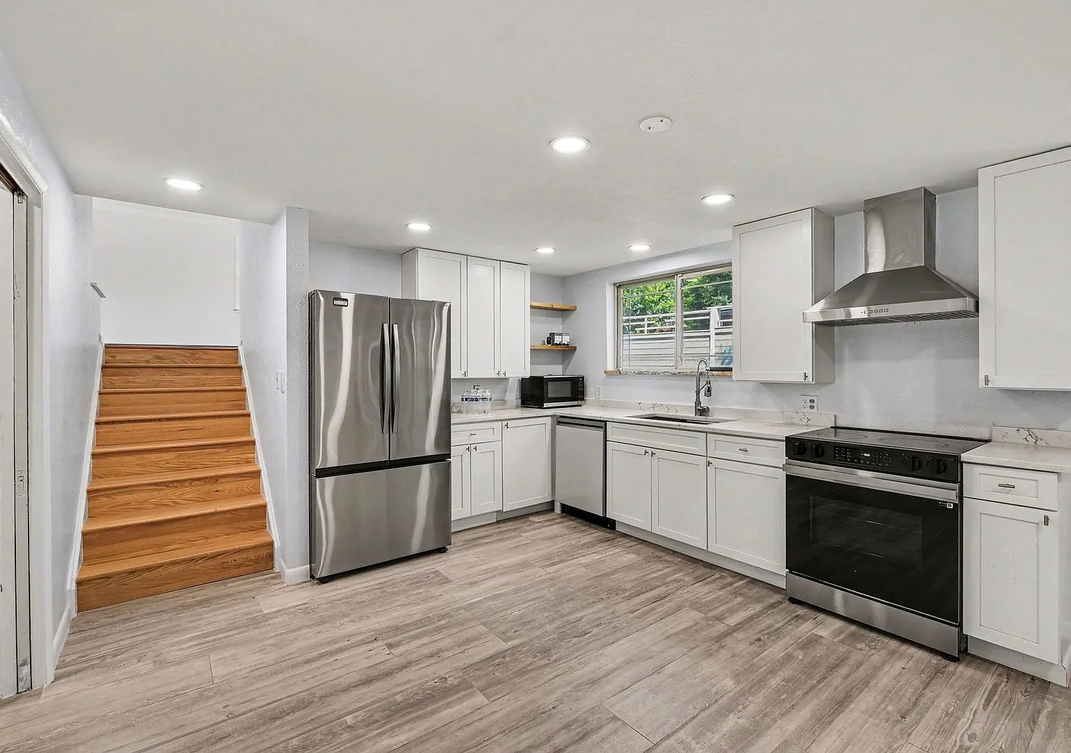 Remodeled 4-Bedroom Home on Corner Lot — Photo 2