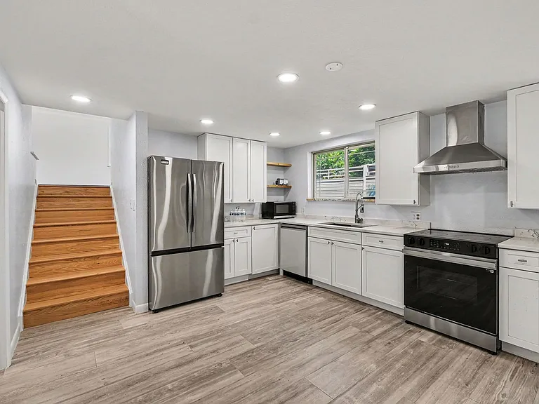 1200 Tulip St — Photo 2