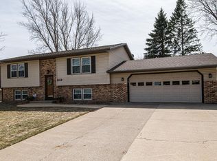 620 36th St SW, Rochester, MN 55902