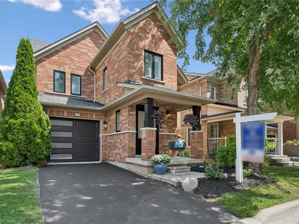 2294 Seton Cres, Burlington, ON L7L 6Y4
