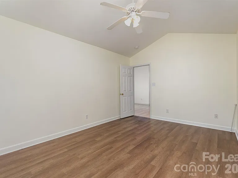 2716 Rabbit Ridge Dr — Photo 18