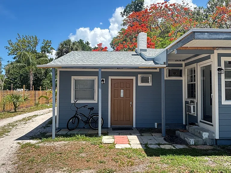 2107 Phillippi St #1 — Photo 4