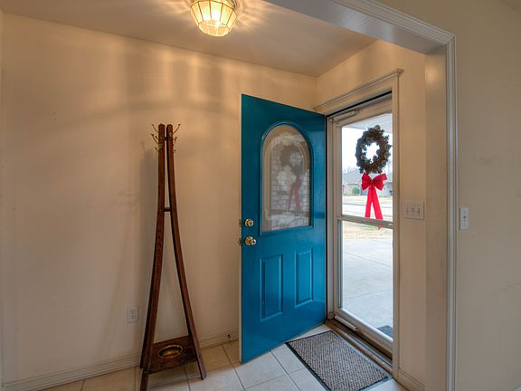3rd image of 306 Savannah Park