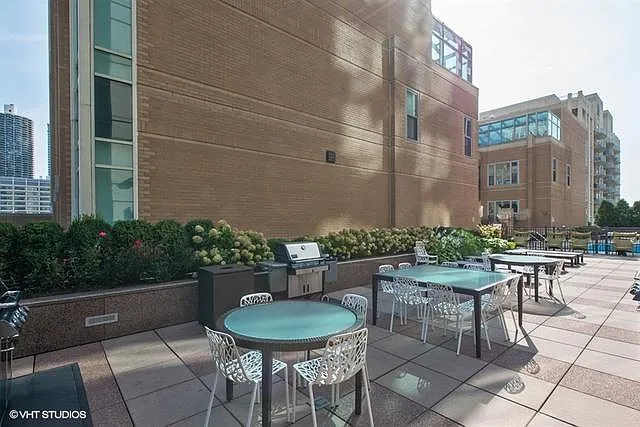 33 W Ontario St #17 — Photo 7