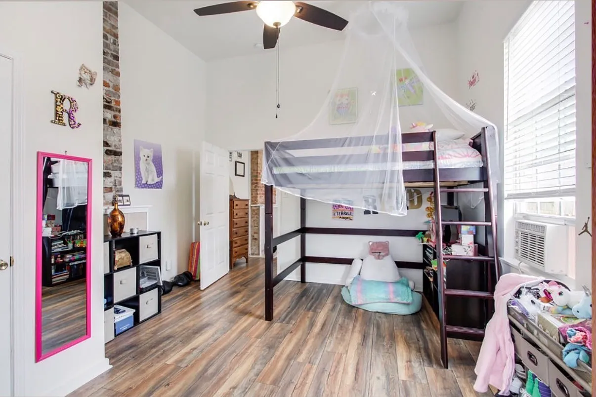2 bed, 800 sqft, $1,400 — Photo 3