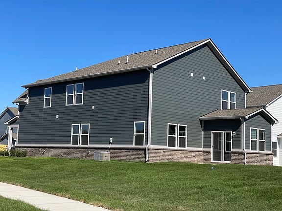 4th image of 618 Balsam Ct