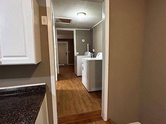 5th image of 910 W Long St #A