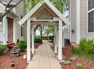 313 High Point Ct #313, Bolingbrook, IL 60440