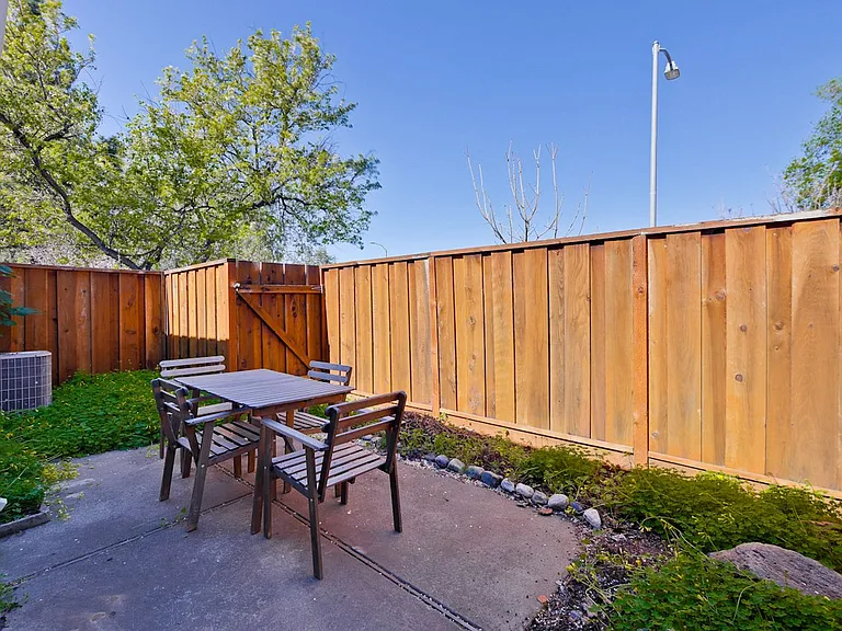 10995 Northseal Sq — Photo 45