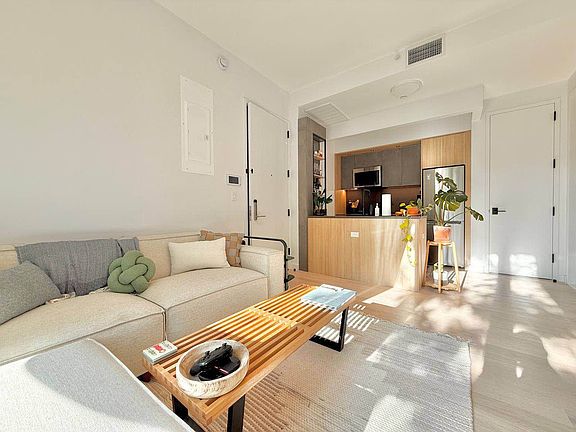 4th image of 151 Carlton Ave #7D