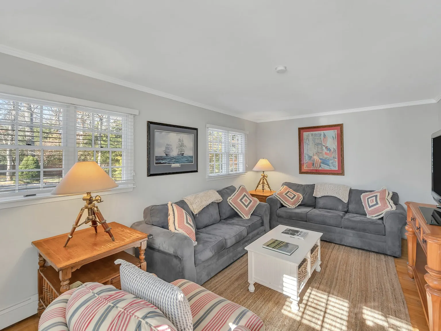 East Hampton Village - 4 Bedroom Beach House with Pool — Photo 3