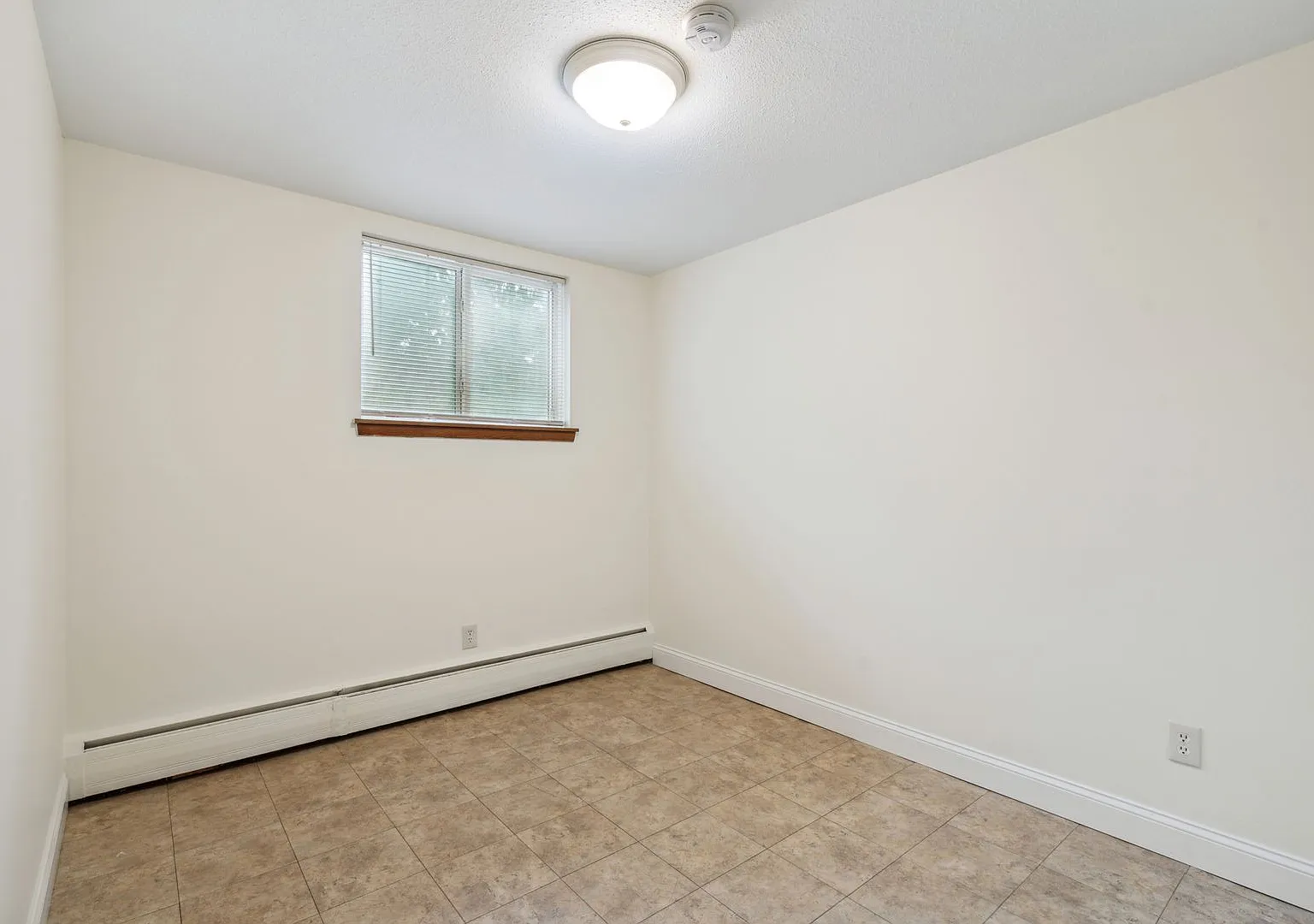 5547 Lyndale Ave N — Photo 4