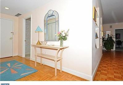 2nd image of 100 Grays Ln APT 104