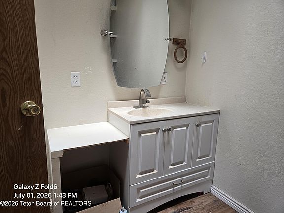 5th image of 519 E 6th St