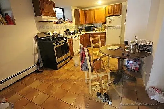 132 Chiswick Rd #B — Photo 6
