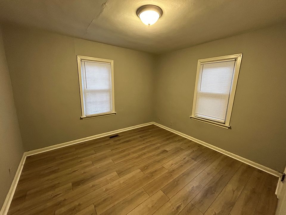 2nd image of 1516 Jackson Ave