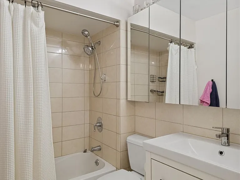 6534 W Montrose Ave #3W — Photo 11