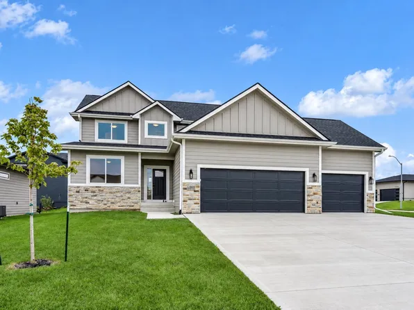 14311 Catalpa Dr, Urbandale, IA 50323