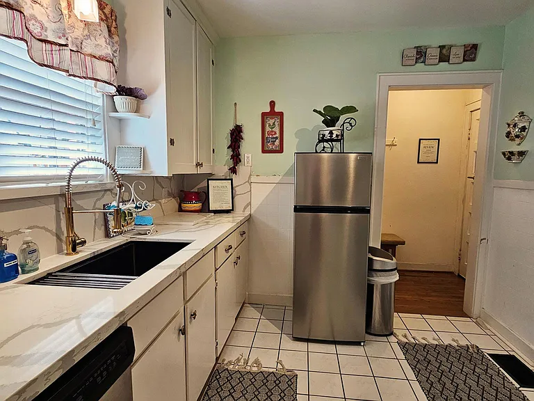 1734 Wroxton Ct #1 — Photo 8