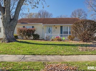 1845 Stonehenge Rd, Springfield, IL 62702