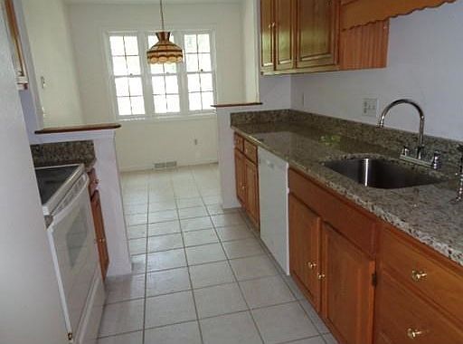 3rd image of 152 Laurelwood Dr