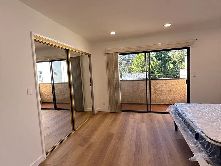 1137 N Maryland Ave #5 — Photo 18