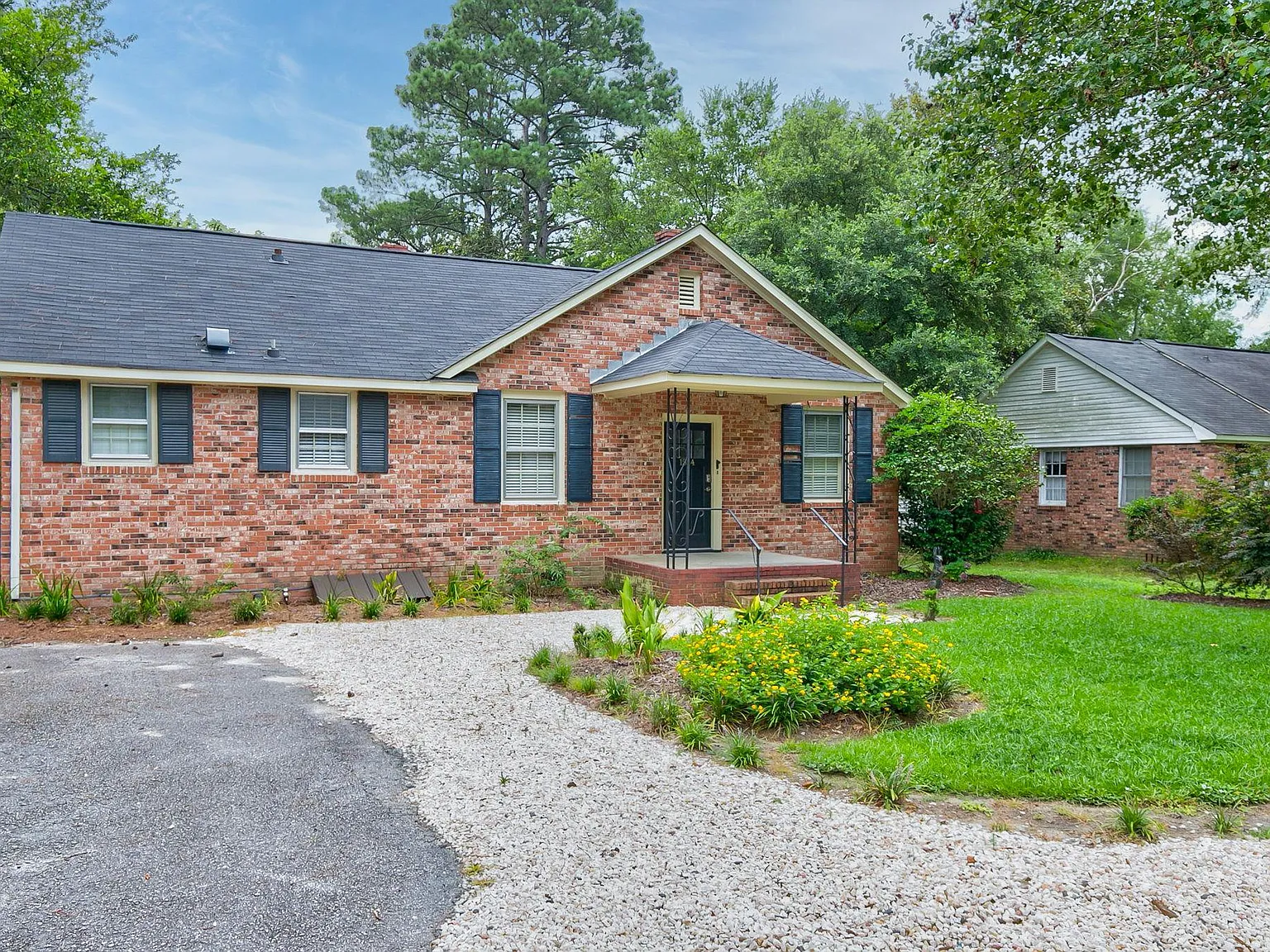 3 bed, 1500 sqft, $2,300 — Photo 3