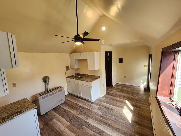 118 Detroit St — Photo 1