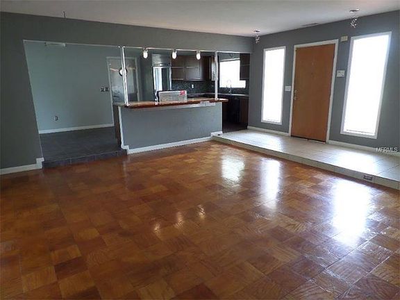 5th image of 1601 Parkside Dr