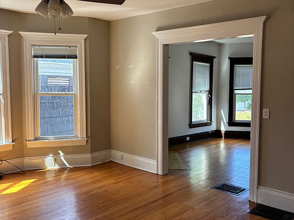 5th image of 23 Buena Pl