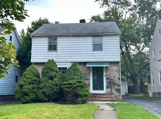 1131 Quilliams Rd, Cleveland Heights, OH 44121