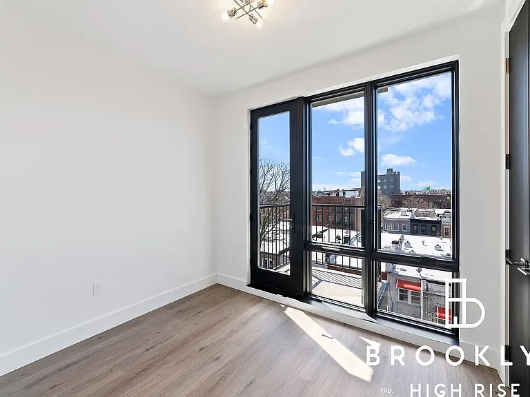 1286 New York Ave #4C — Photo 6