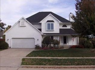 2401 Clarkson Ln, Bloomington, IL 61704