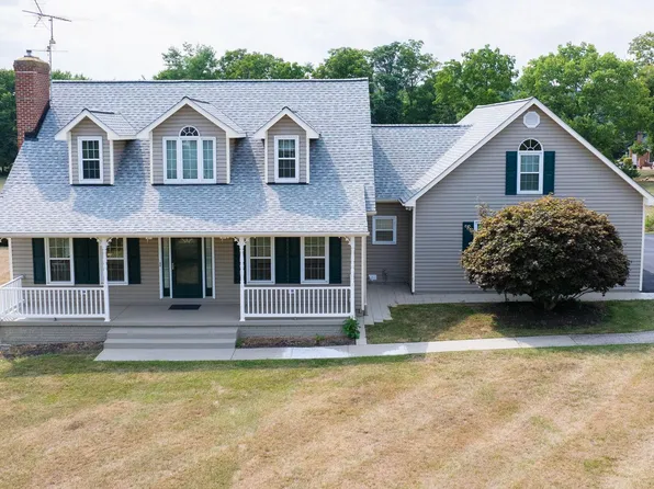 197 Renaissance Dr, Martinsburg, WV 25403