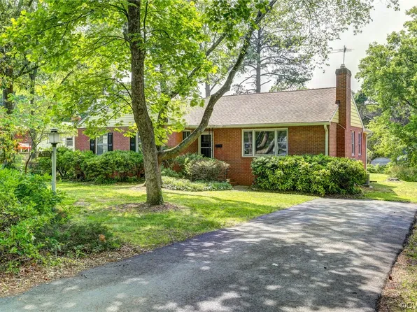 6213 W Club Ln, Richmond, VA 23226