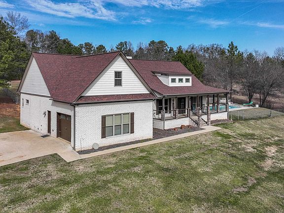 2nd image of 230 Country Club Rd