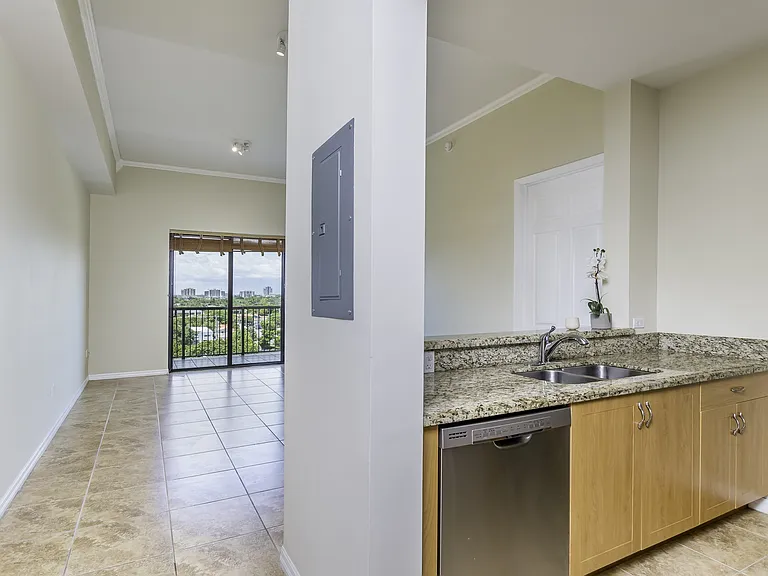 1690 SW 27th Ave #Ph 08 — Photo 13