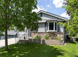 N85W18198 Tyler Dr, Menomonee Falls, WI 53051