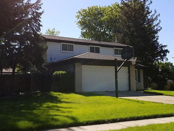 2nd image of 27746 Pierce Ave