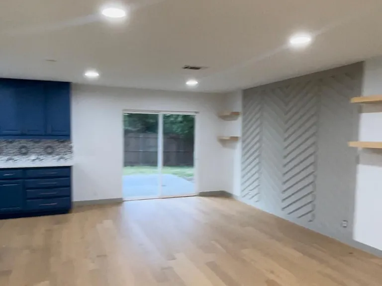 Living room/ Dinning area
