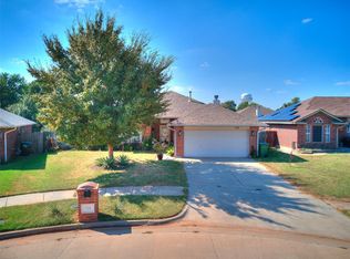 724 McConnell Dr, Yukon, OK 73099