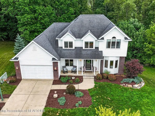 538 Cedar Ridge Dr, Williamston, MI 48895