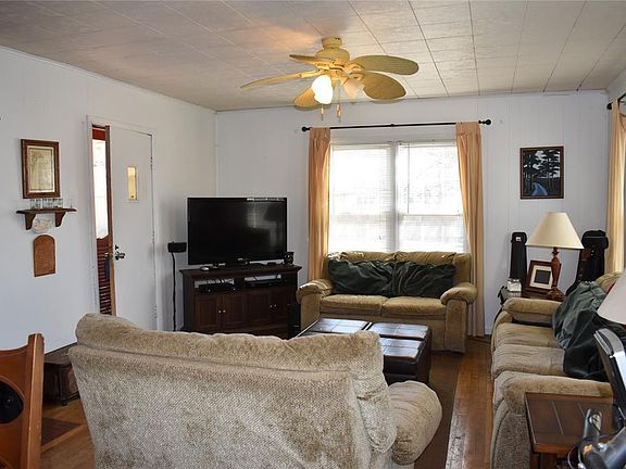 5th image of 105 E Wilkerson St