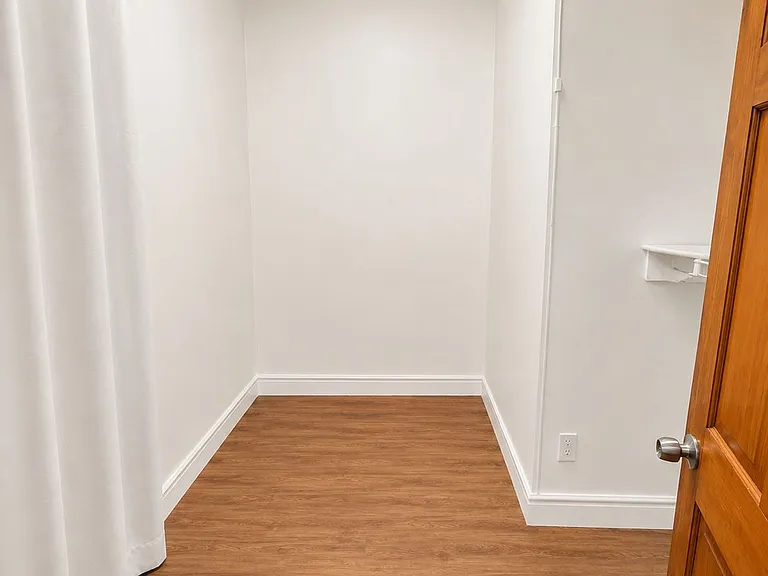 825 Bailey Ave #2 — Photo 6