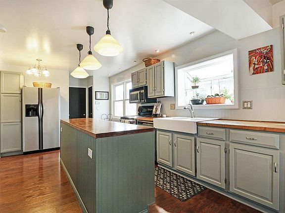 4th image of 8233 Valleyview Dr