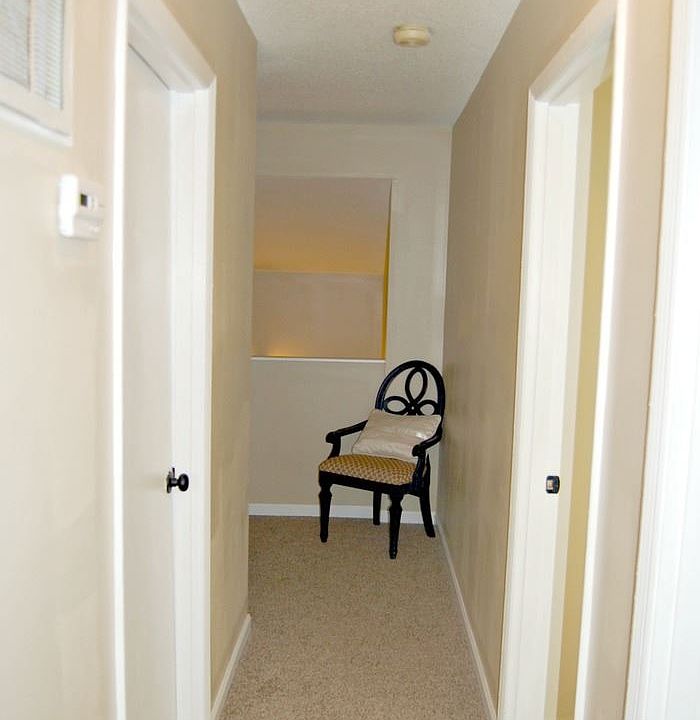 1st image of 303 Hillsboro Ln