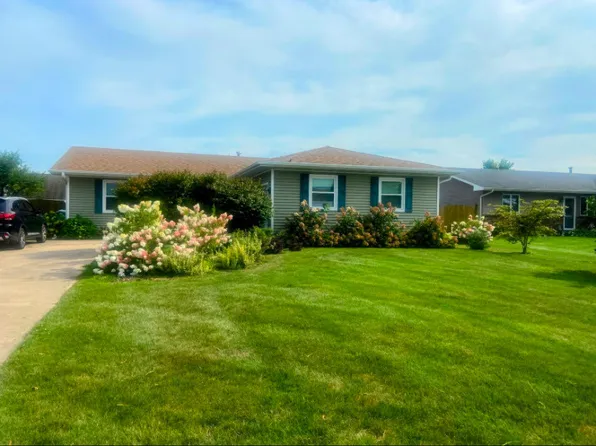 165 W Iroquois St, Coal City, IL 60416