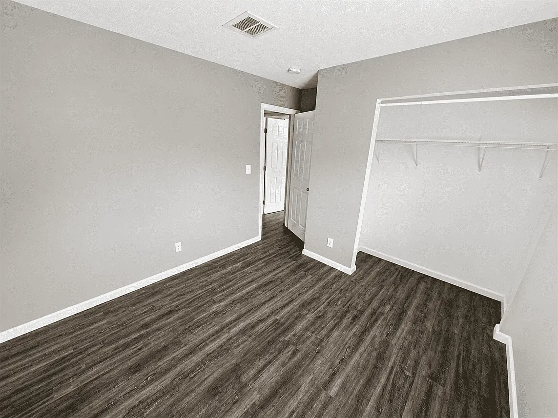 2 bed, 1.5 bath, 725 sqft, $745 — Photo 3