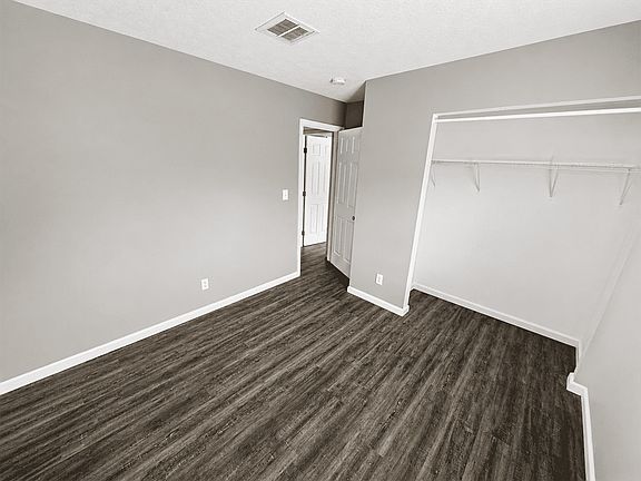 3rd image of 2036 Catalpa Dr #D