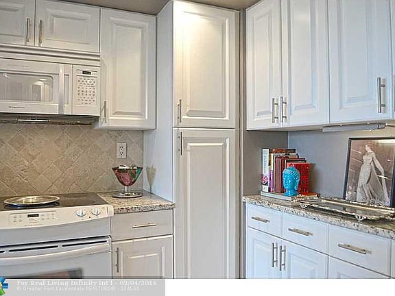 2nd image of 3333 NE 34th St APT 1717
